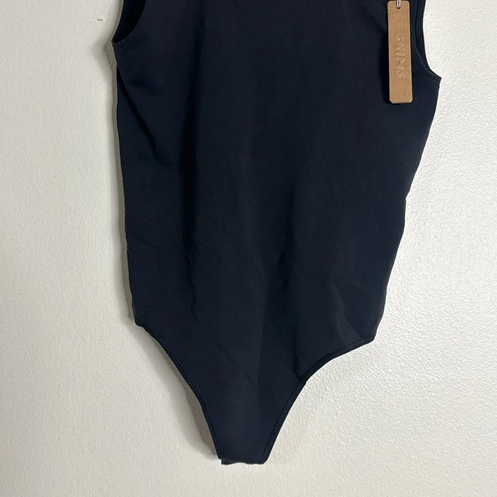 Skims soft smoothing seamless thong bodysuit in color eclipse size small nwt - Image 4