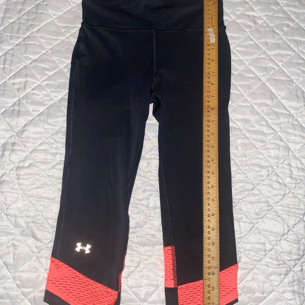 Under Armour Womens Size XS Black/oranges Compression Crop Pants - Image 5