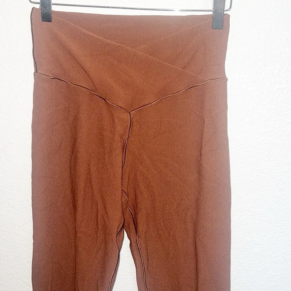 Aerie Real Me Waffle Knit Crossover Short Inseam 7/8 Brown Leggings - Image 2
