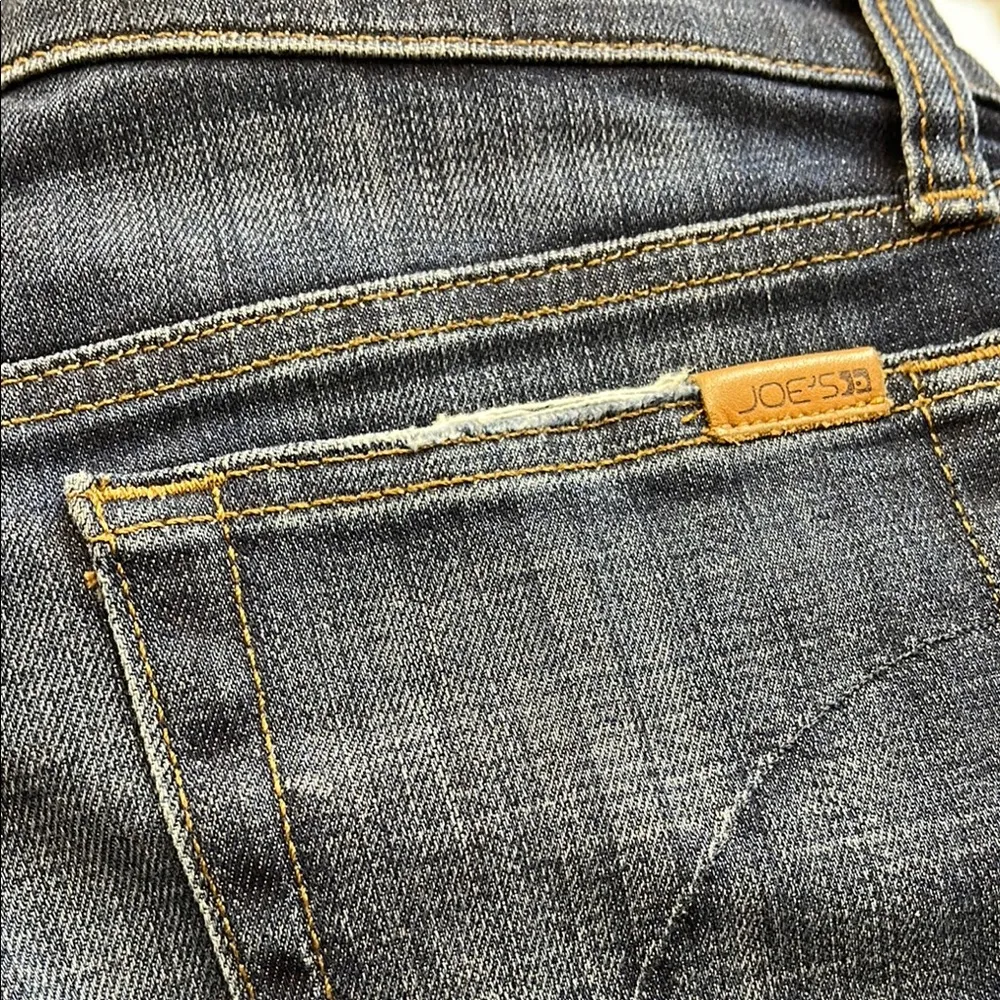 Blue Jean Shorts with Cuffed Hem and Relaxed Fit - Image 6