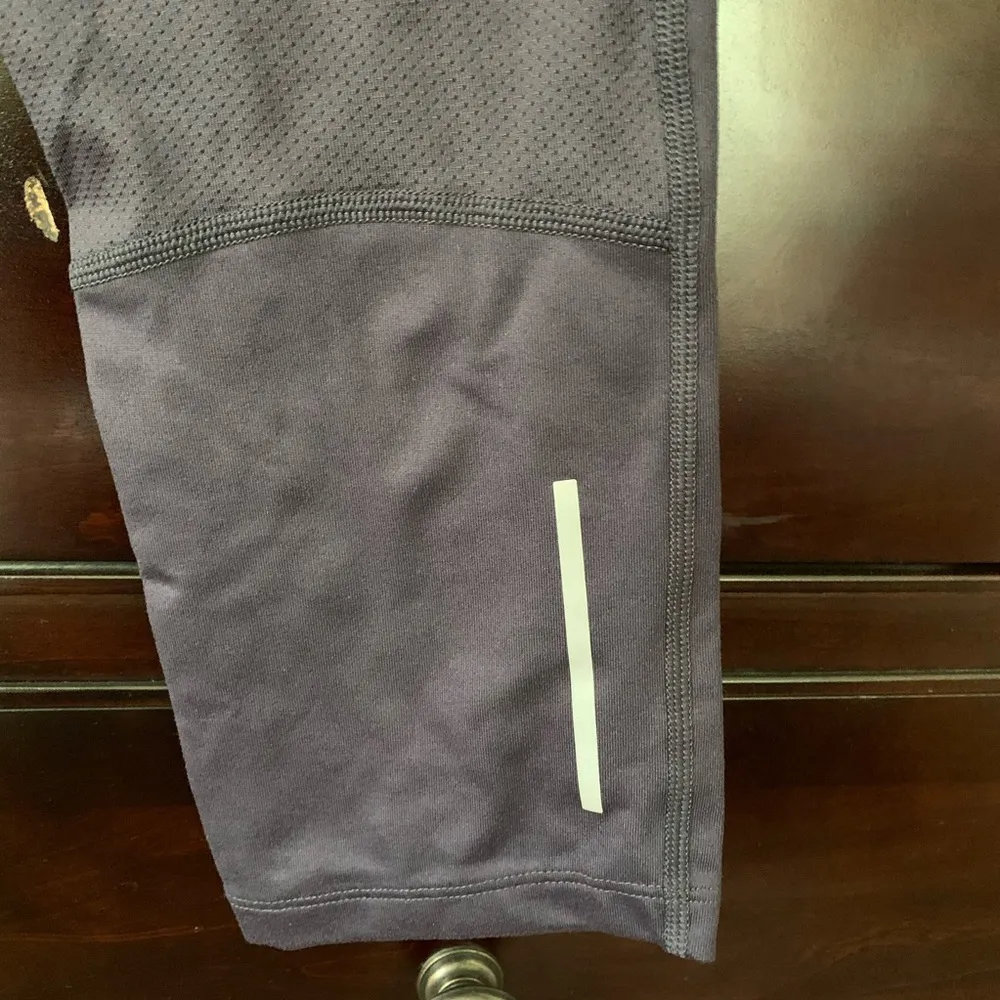 Nike Purple Capri Athletic Leggings S - Image 6