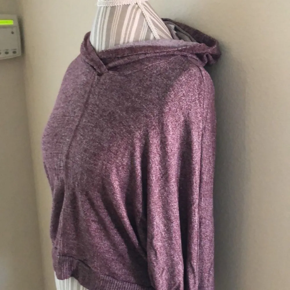 Project social T/urban outfitters red hooded sweater small - Image 3