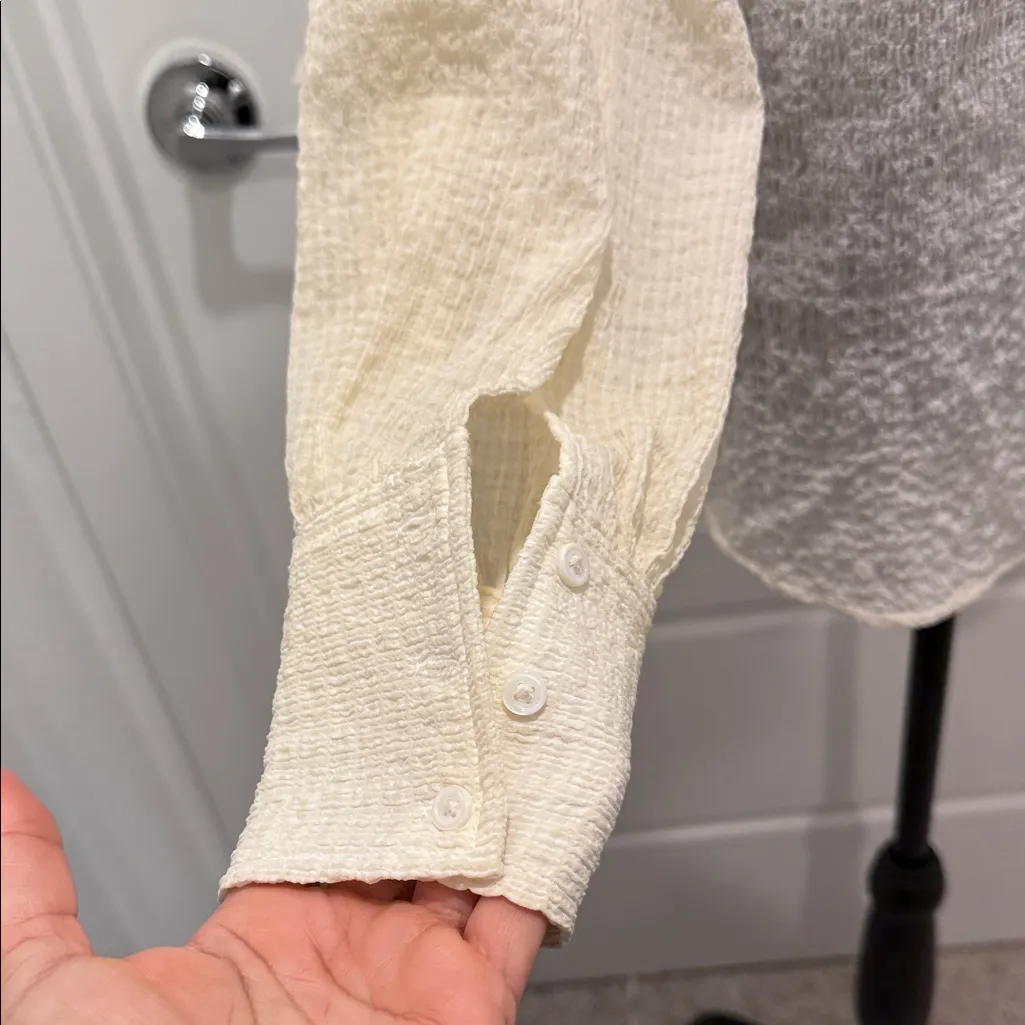 Levi's Cream Textured Women's Blouse - Image 7