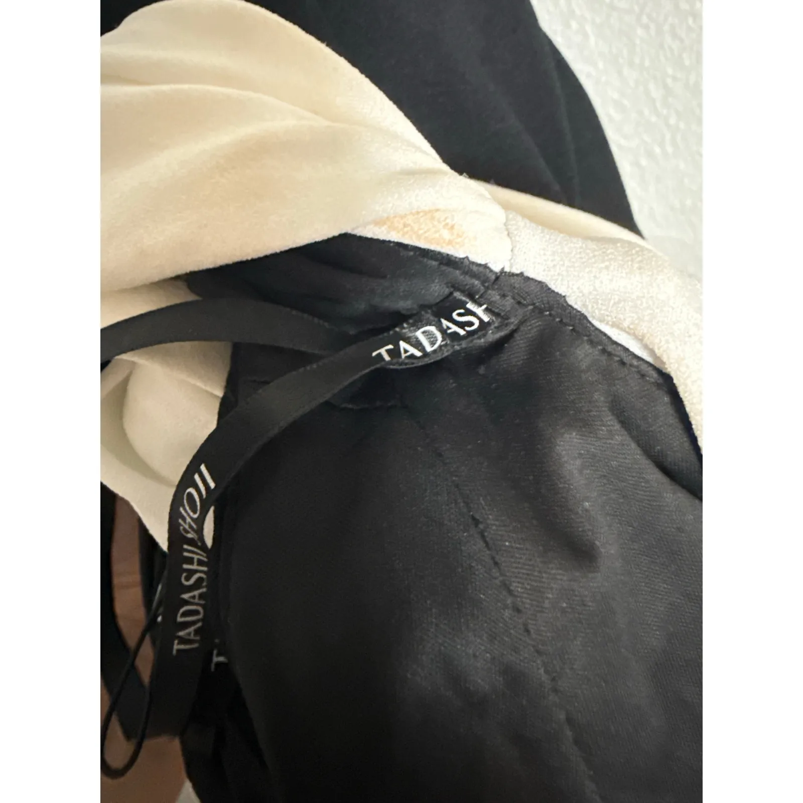 Tadashi Shoji Prewitt Pleated Drape Black White Formal Evening Gown Size S - Image 10