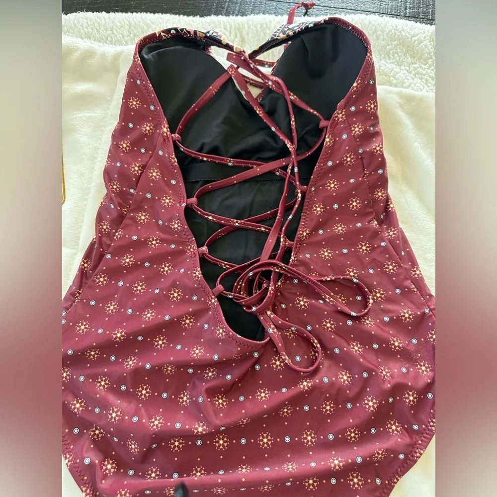 Bathing Suit EUC size 8 - Image 7