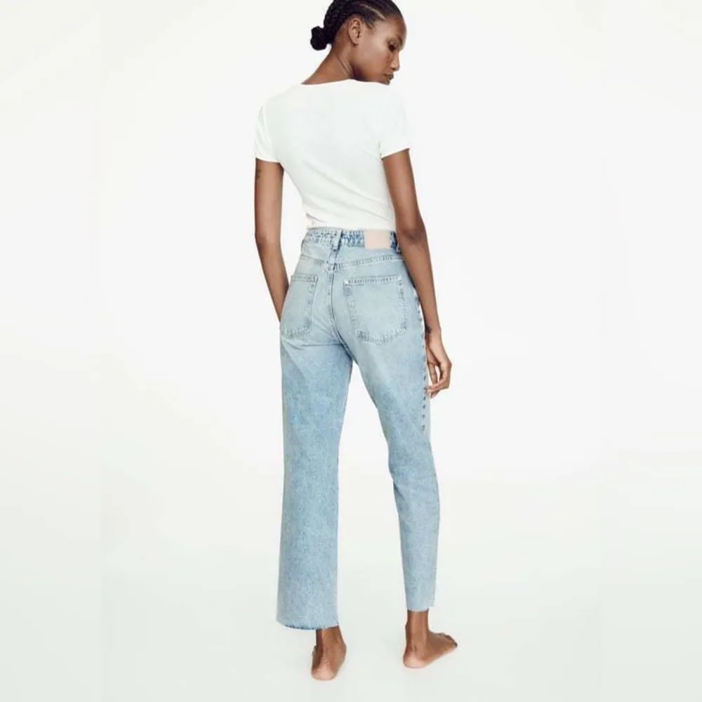 HIGH RISE Z1975 STRAIGHT  LEG ANKLE-GRAZER JEANS size 6 - Image 2