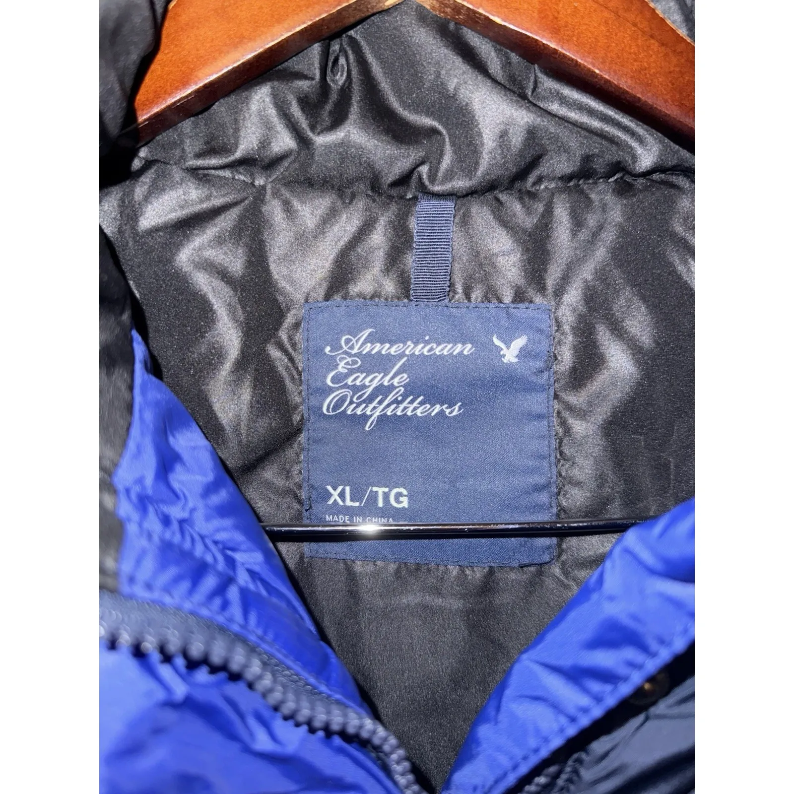 American Eagle Y2K Women's XL AE Faux‎ fur trim Hooded Puffer Vest 2010 - Image 2