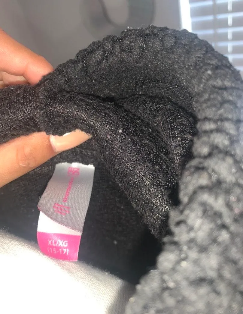 fuzzy sweater Size M - Image 2