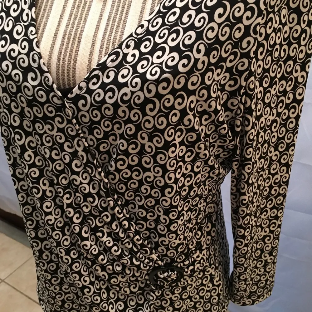 Black & White Top - Image 3