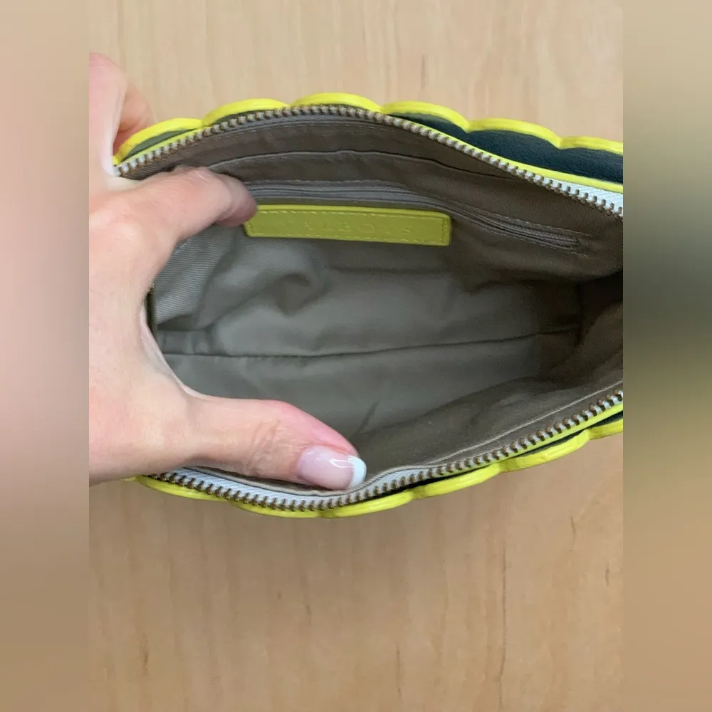 Talbots Yellow and Silver Scalloped Women's Bag - Image 9