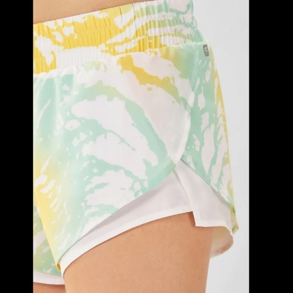 Fabletics Latrice Aura Green & Yellow Shorts (M) - Image 3