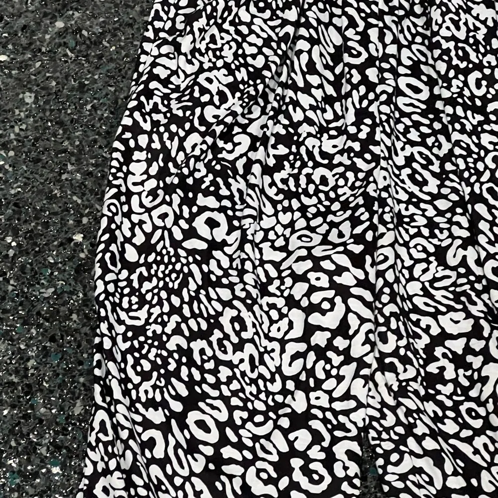 Women’s Pretty Garden Medium Romper Jumpsuit - Image 2