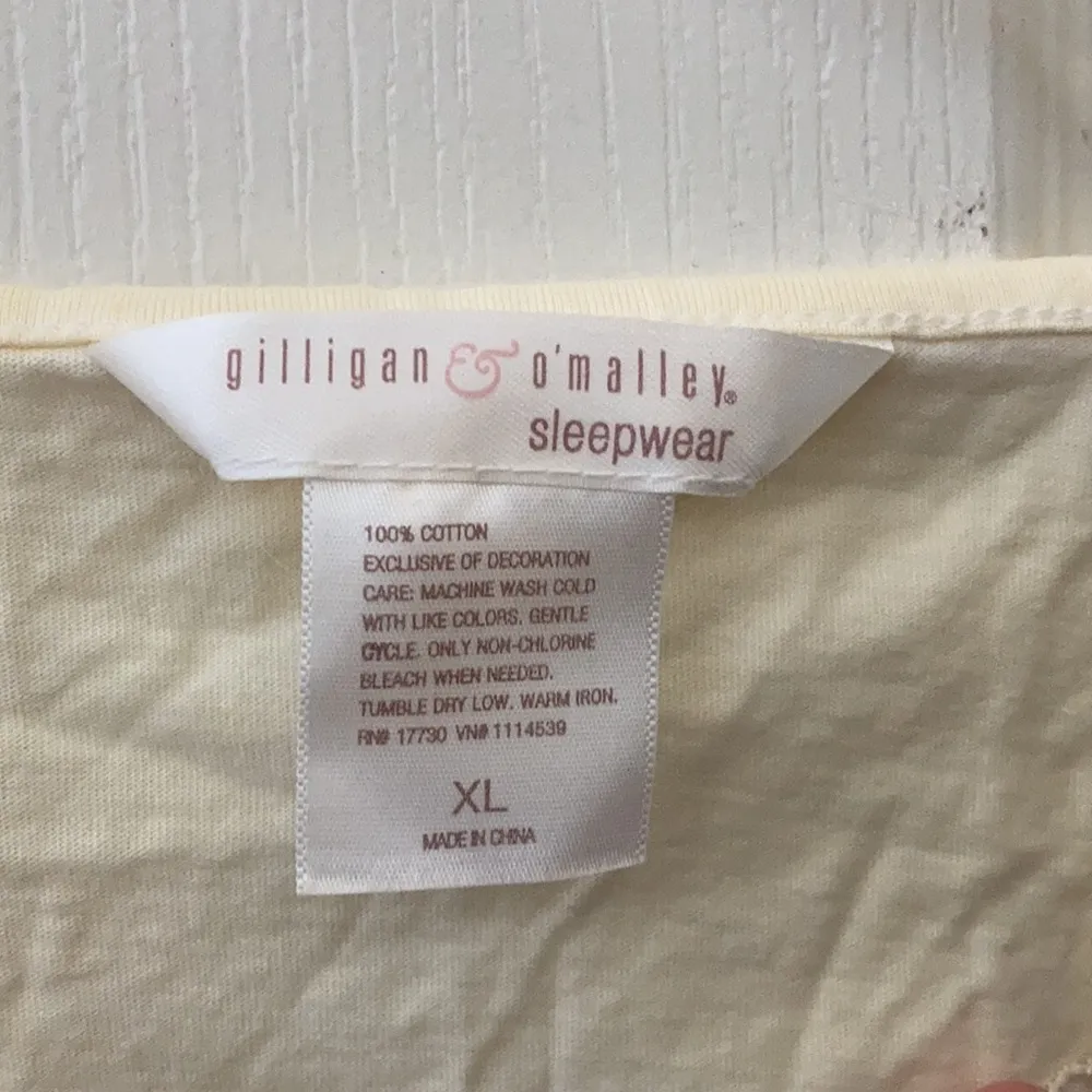 FINAL MARKDOWN GILLIGAN and O’Malley eyelet trim sleep top xl - Image 4