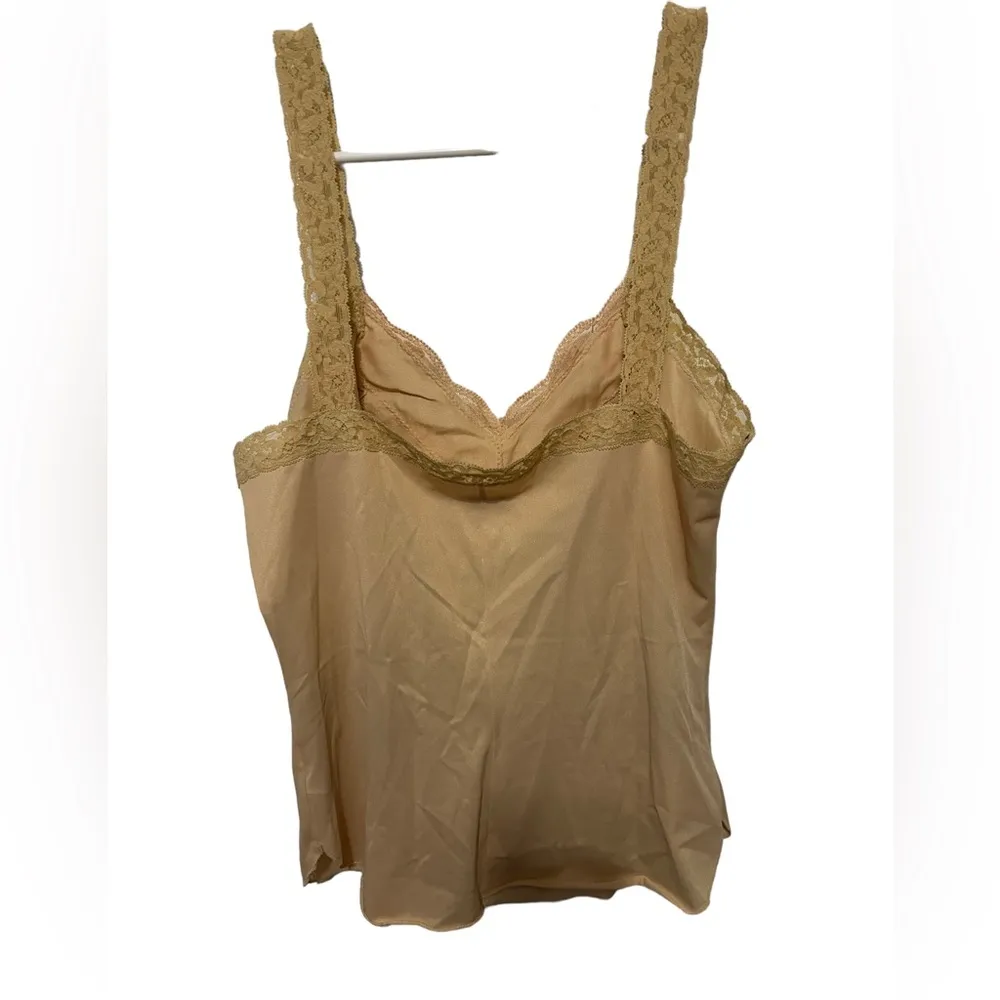 Olga vintage BeigenNude Lace Nylon Sweetheart Neckline cami size small - Image 3