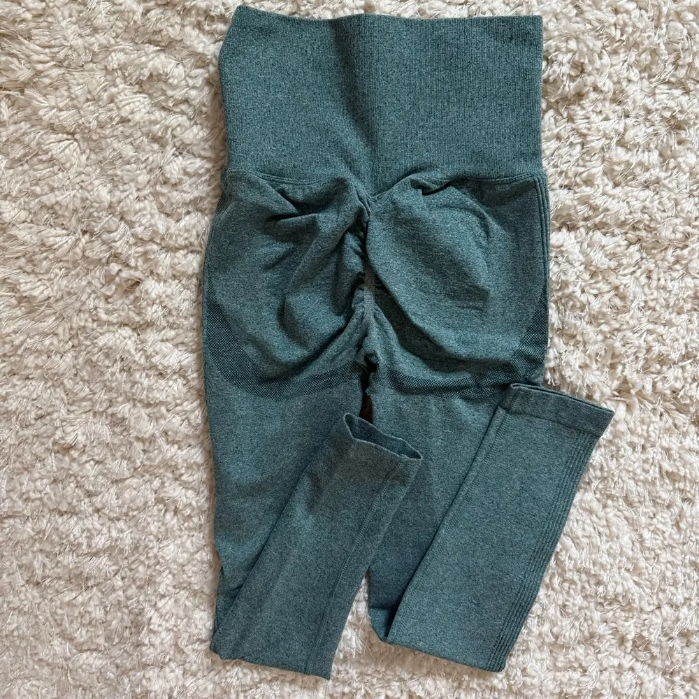 workout seamless booty scrunch contour leggings teal blue green - Image 3
