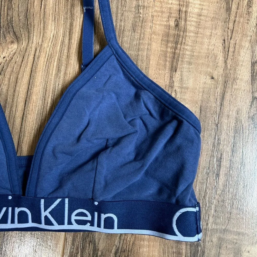 Calvin Klein sports bra L - Image 2