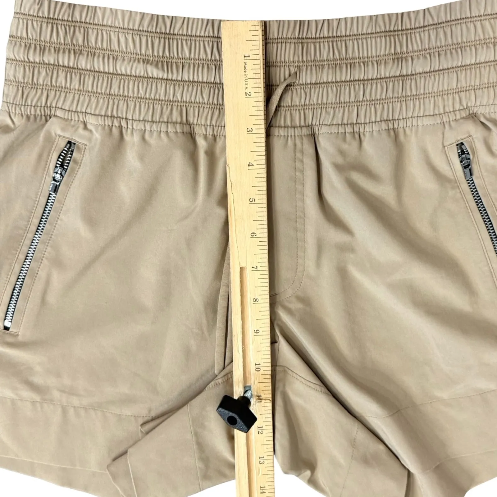 Athleta Camden Tan Khaki Elastic Waist Zipper Pockets Lightweight Shorts Size 6 - Image 5
