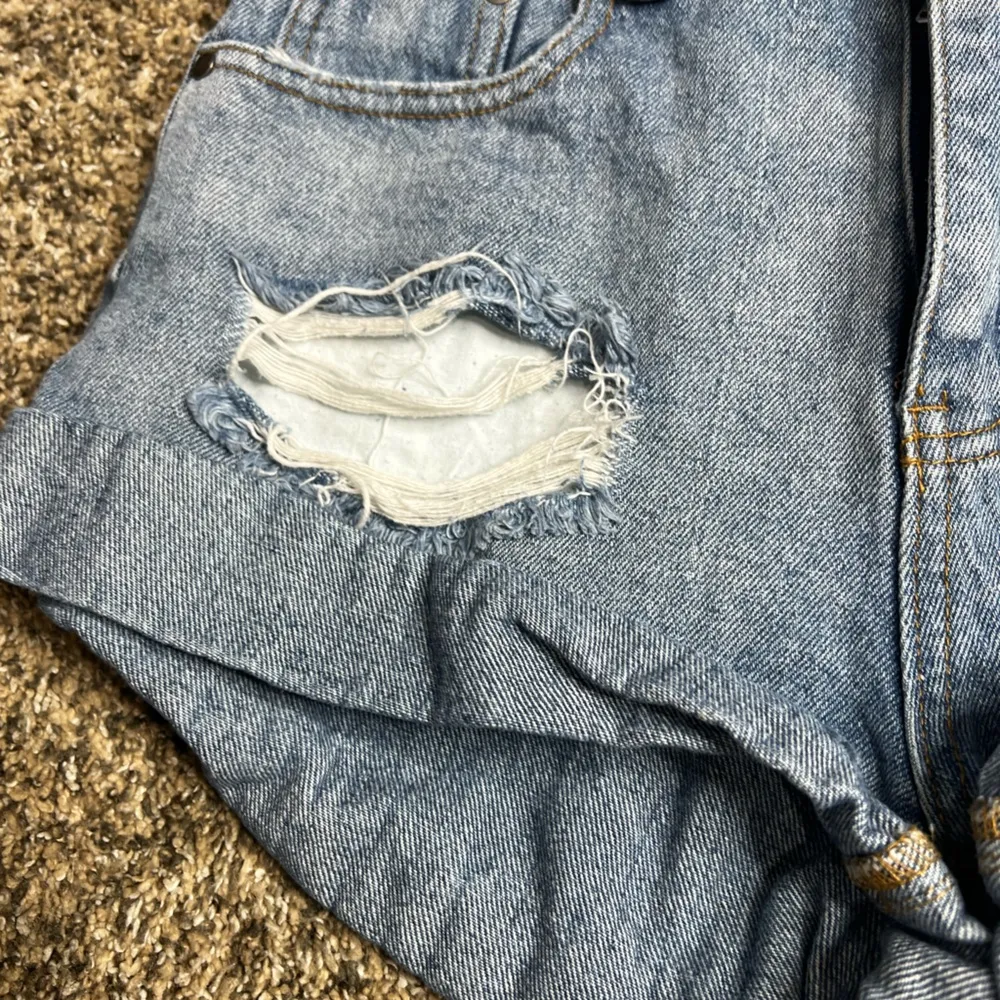 Mustard Seed  denim jean shorts size small - Image 4
