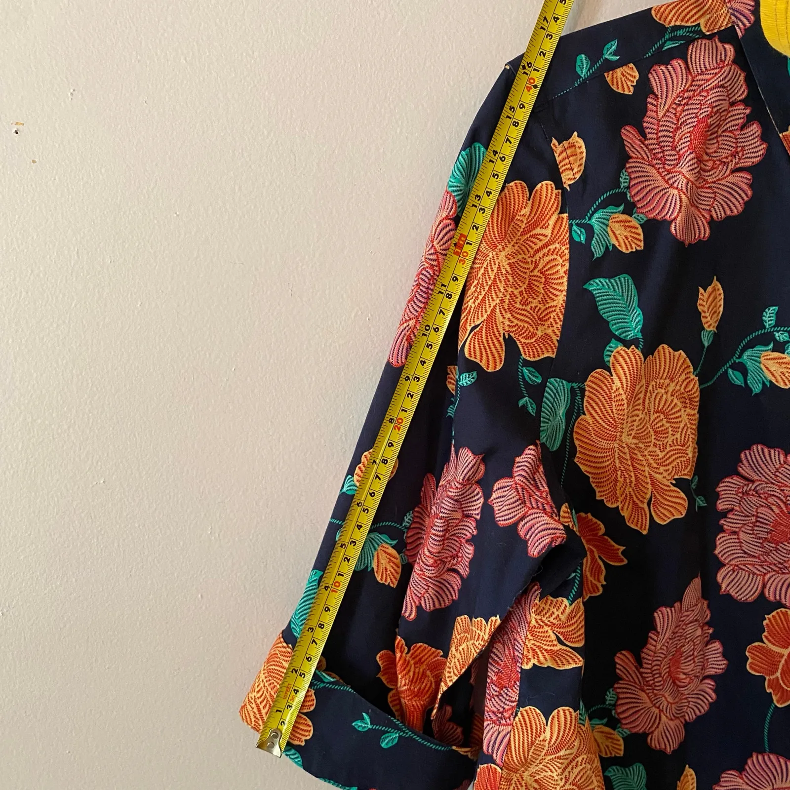 Chico's No-Iron Navy Blue Floral Button Down Shirt Cotton Women size 2 / 12 / 14 - Image 9