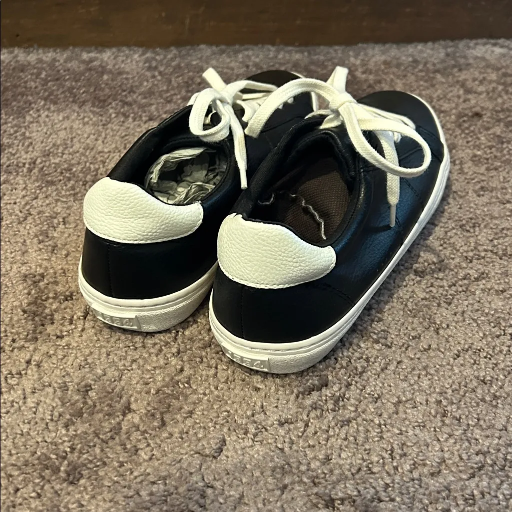 Old Navy Faux-Leather Court Sneakers in black with white accents - Image 6