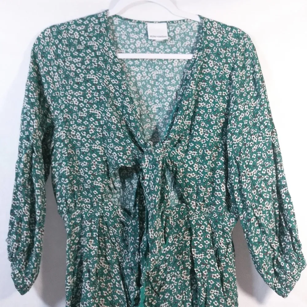 Skylar + Madison Green Floral Mini Dress Tie Front Size L - Image 2