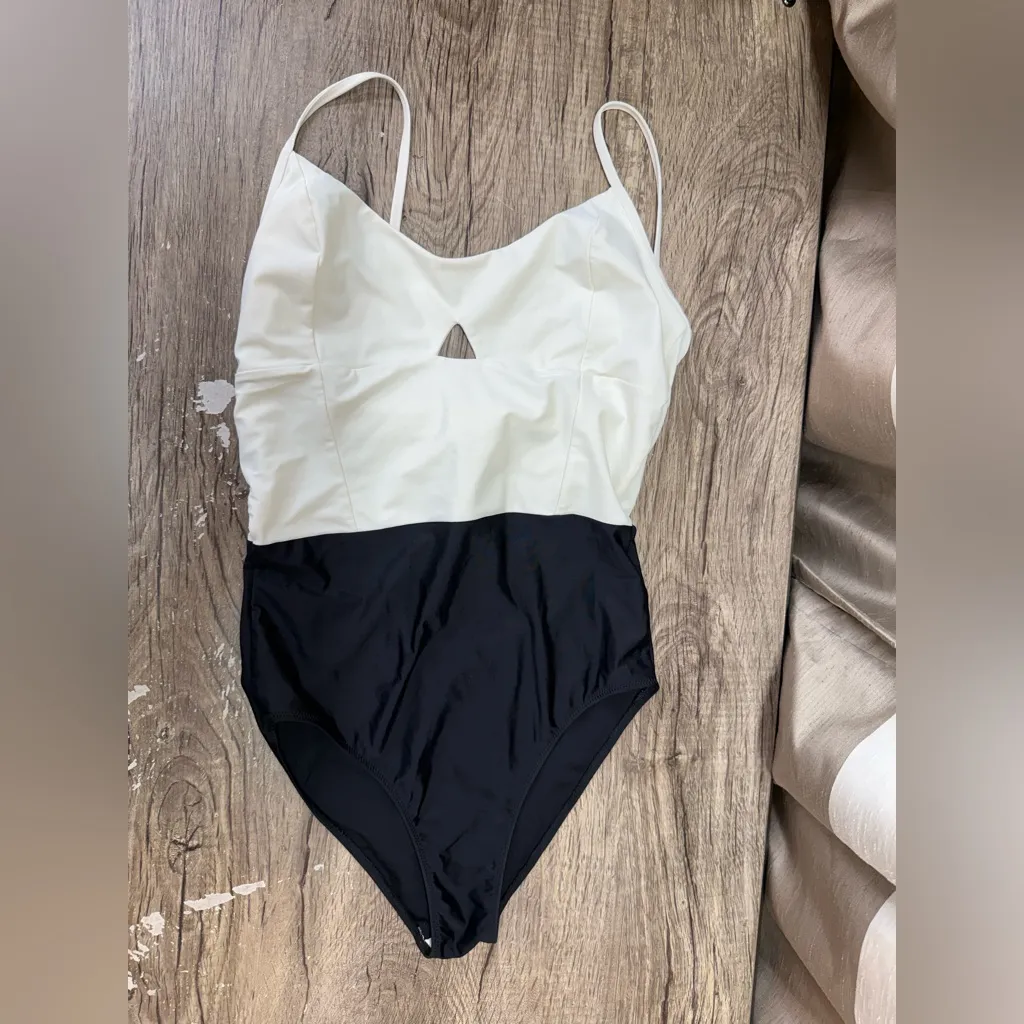 Summersalt The Swan Dive one piece swimsuit size 8 - Image 5