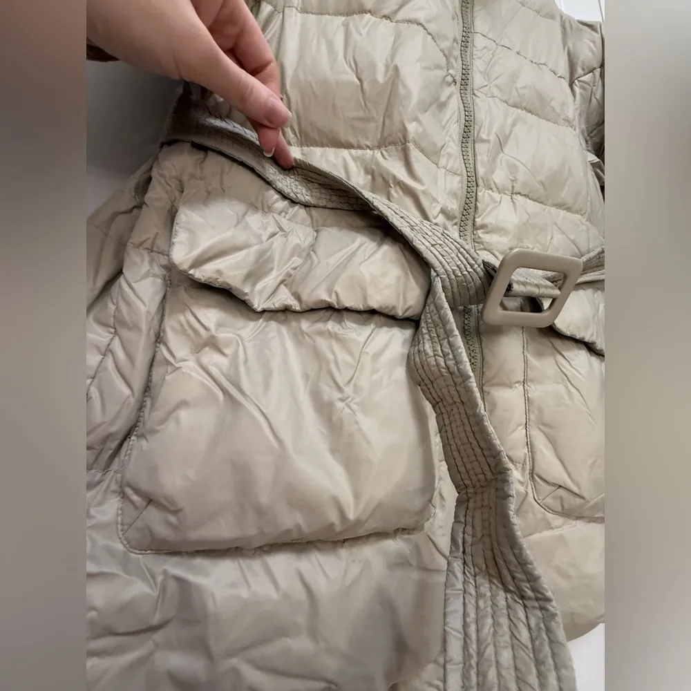 Women’s light brown beige puffer jacket with belt size small Tan - Image 10