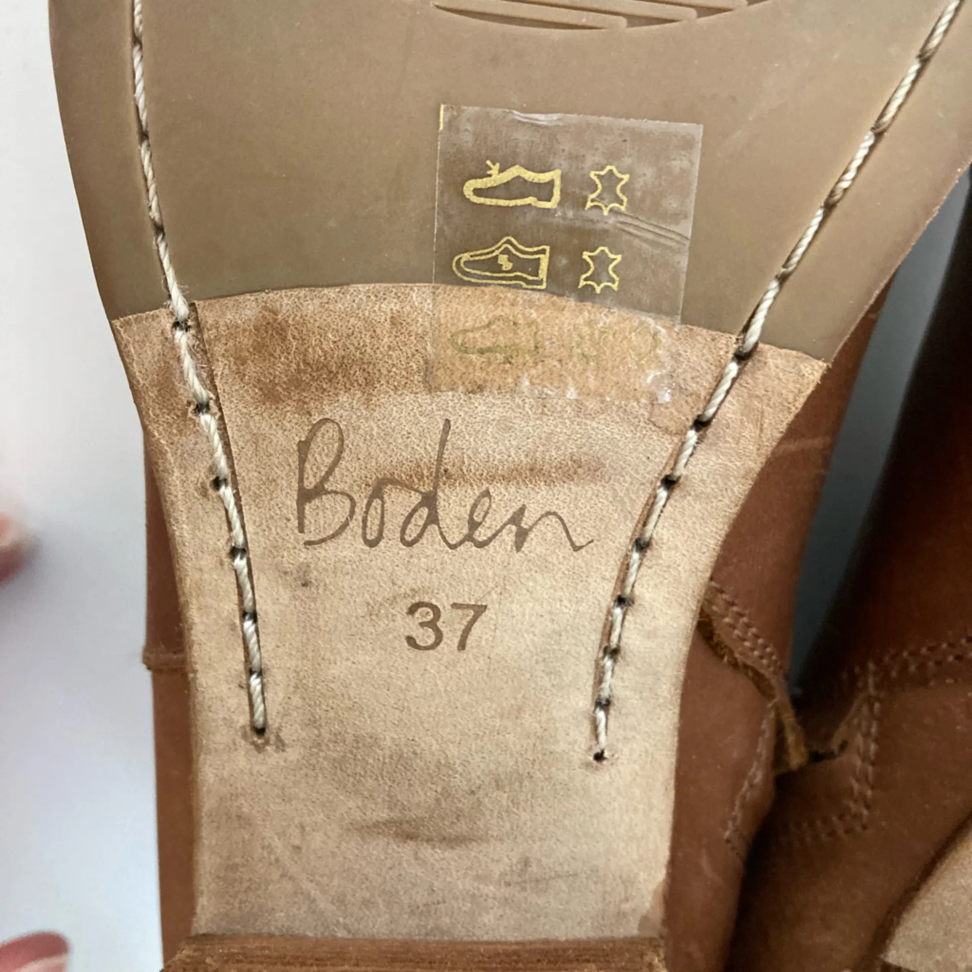 🌞Boden Camel Leather Stacked Heel Ankle Booties Size 6 - Image 9