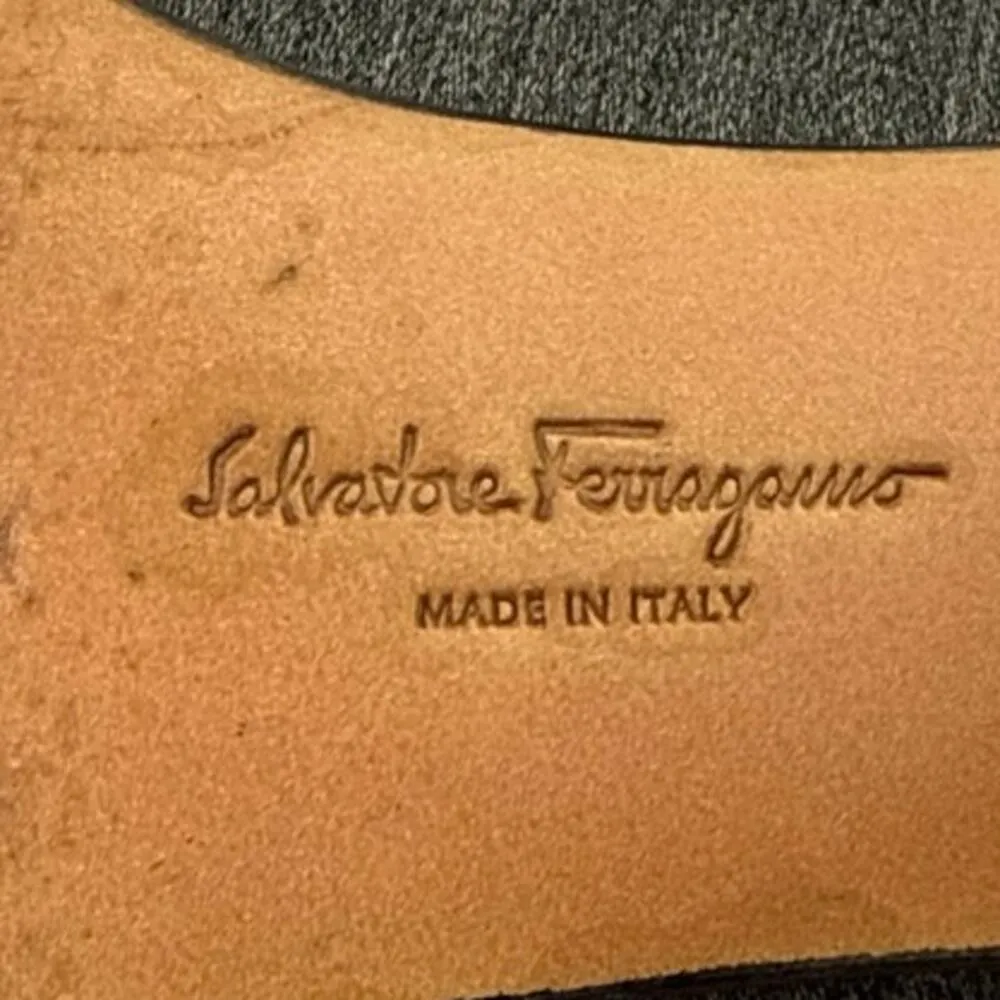 Salvatore Ferragamo Women's Gray Leather Slip On Classic Pump Shoes Size 6.5 - Image 5