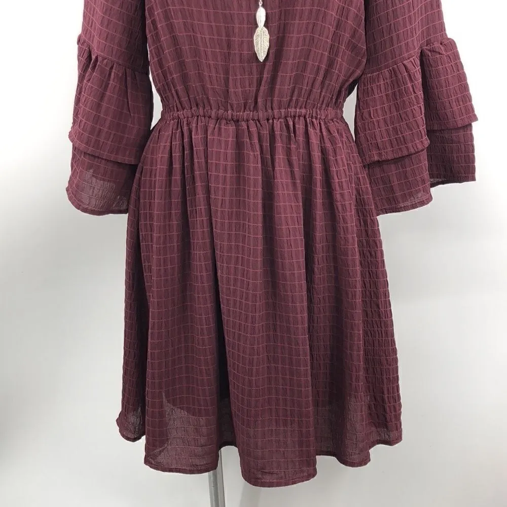 Doe & Rae maroon textured double bell sleeve dress - Image 3