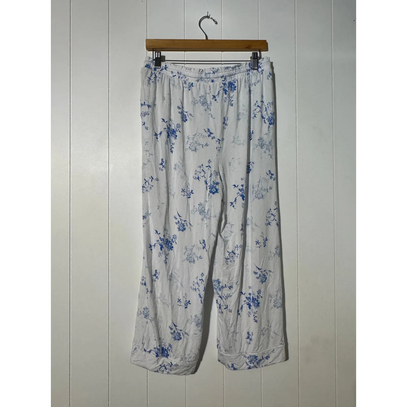 Loft Sleep · M · Blue Floral · Modal Spandex GirlSoft Capri Pajama Lounge Pants Size M - Image 3