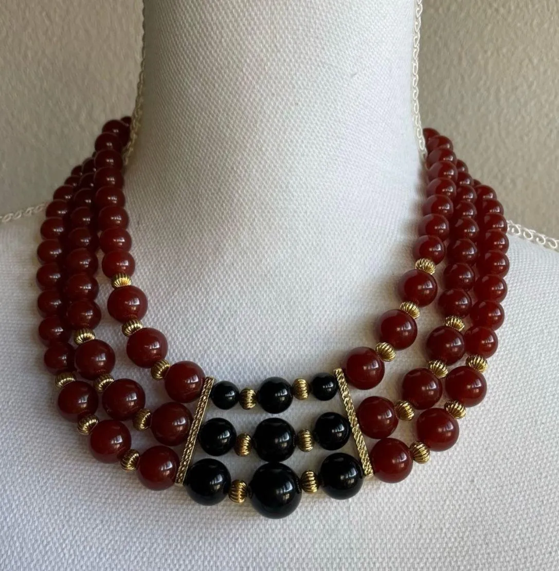 Vintage acrylic layered necklace - Image 7