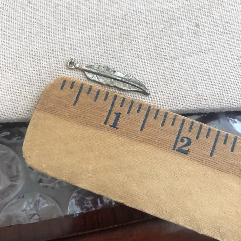 Vintage Leaf Silver Tone Pendant - Image 2