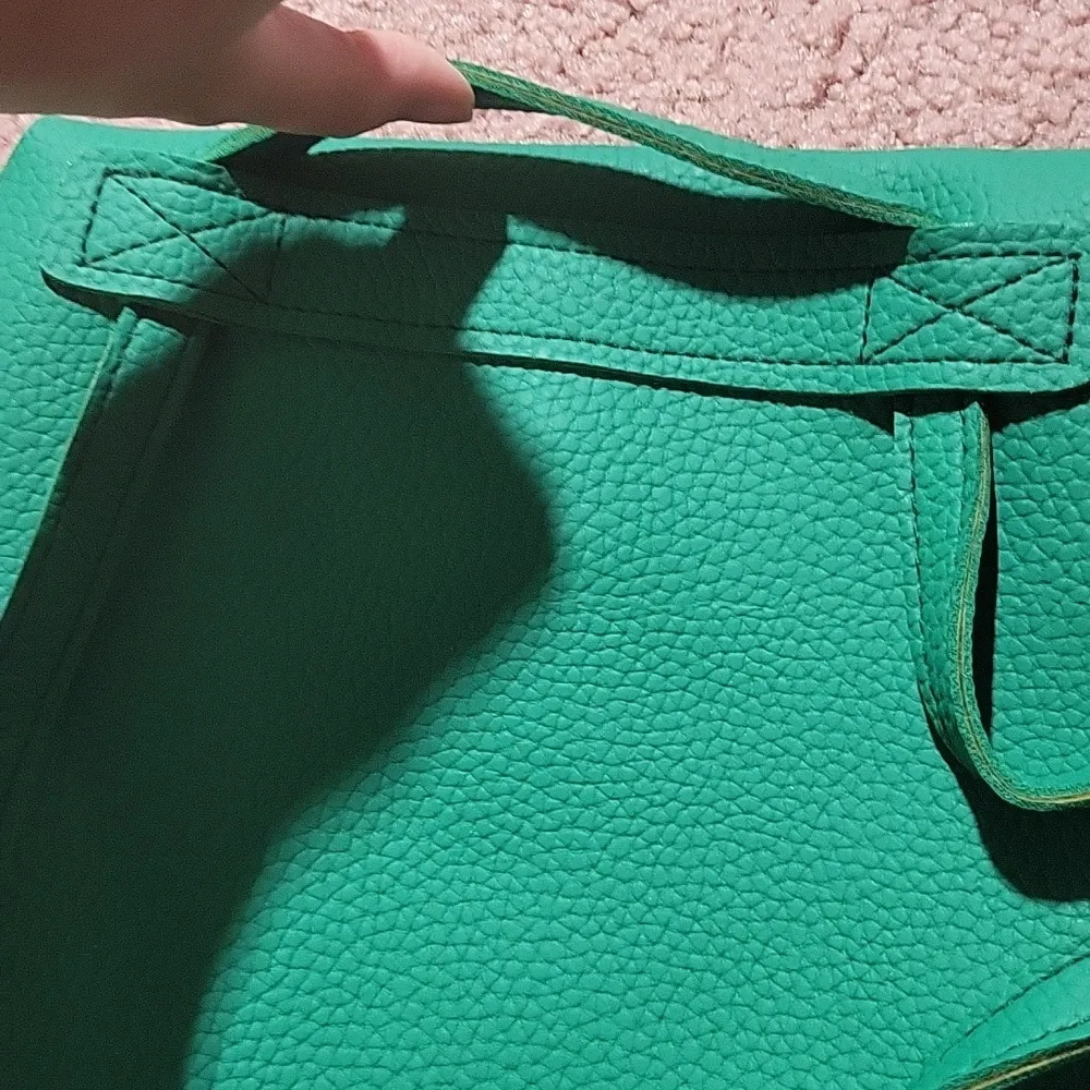 🌈 Green Backpack - Image 3