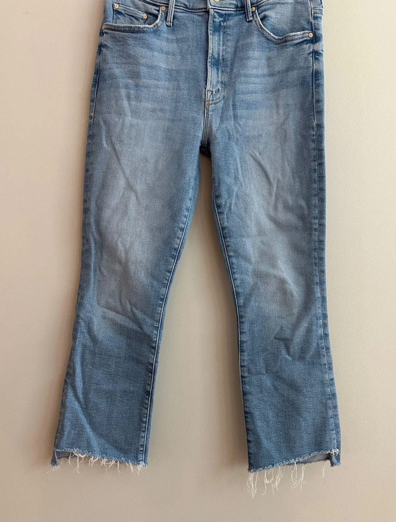 MOTHER Denim The Insider Crop Step Fray Jeans in Limited Edition - Image 7