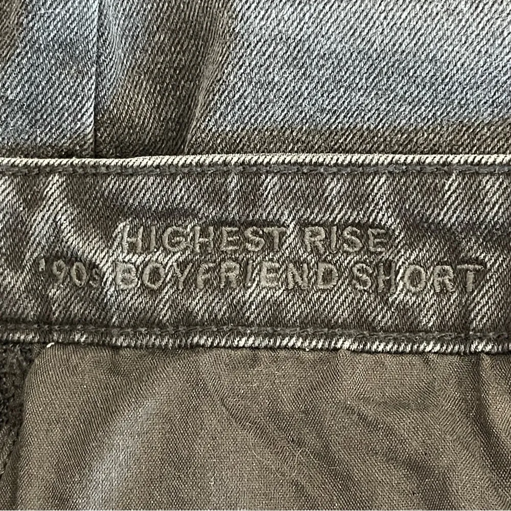 American Eagle highest rise 90's boyfriend short festival concert summer stretch - Image 9