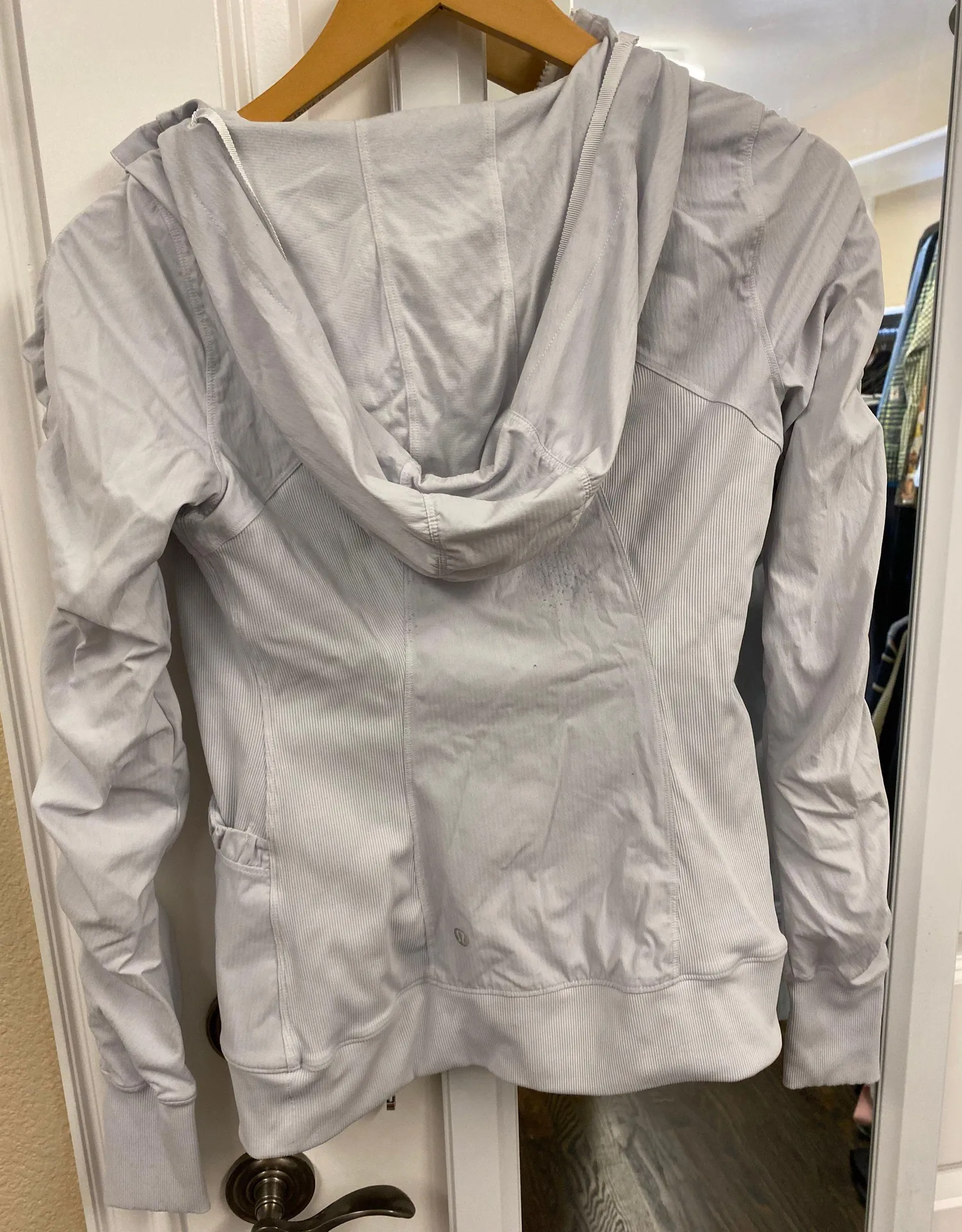 Lululemon Light Gray Jacket - Image 3