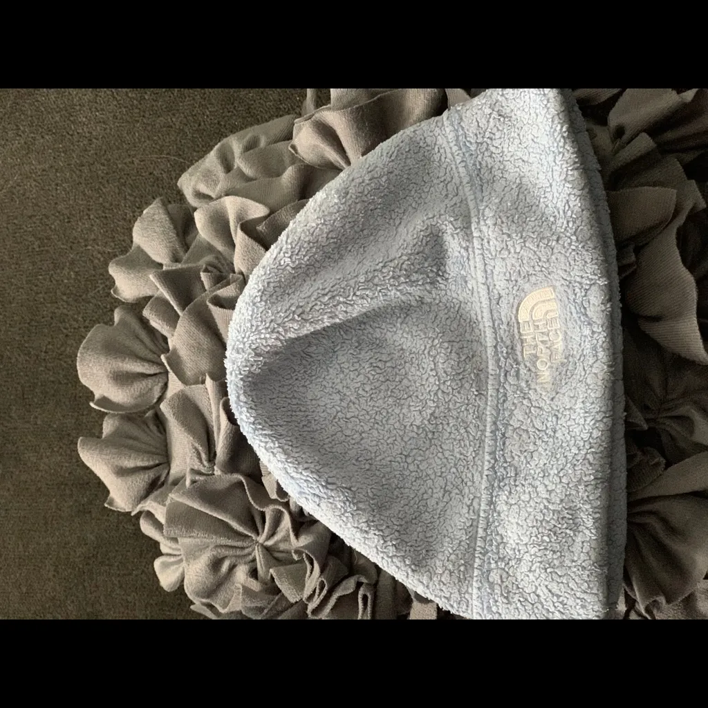 THE NORTH FACE GIRLS BLUE BEANIE HAT - Image 6