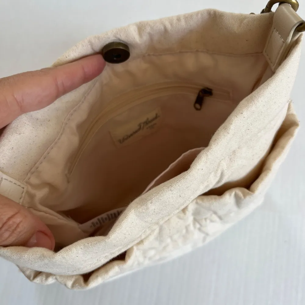 New Universal Thread Canvas Crossbody Bag Adjustable Straps Casual Pockets Med. - Image 2