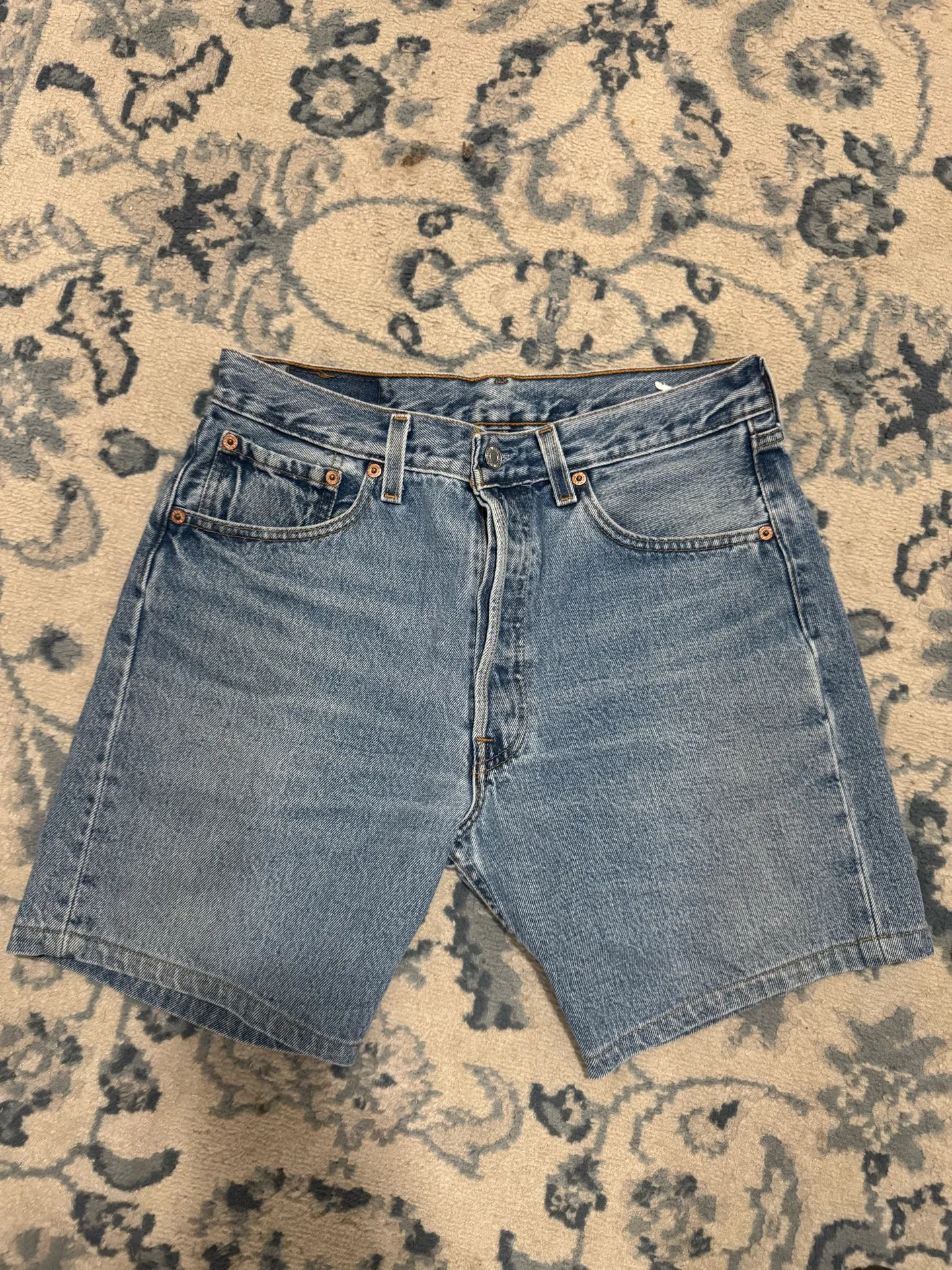 vintage 1995 light wash 501XX Levi’s shorts - Image 4