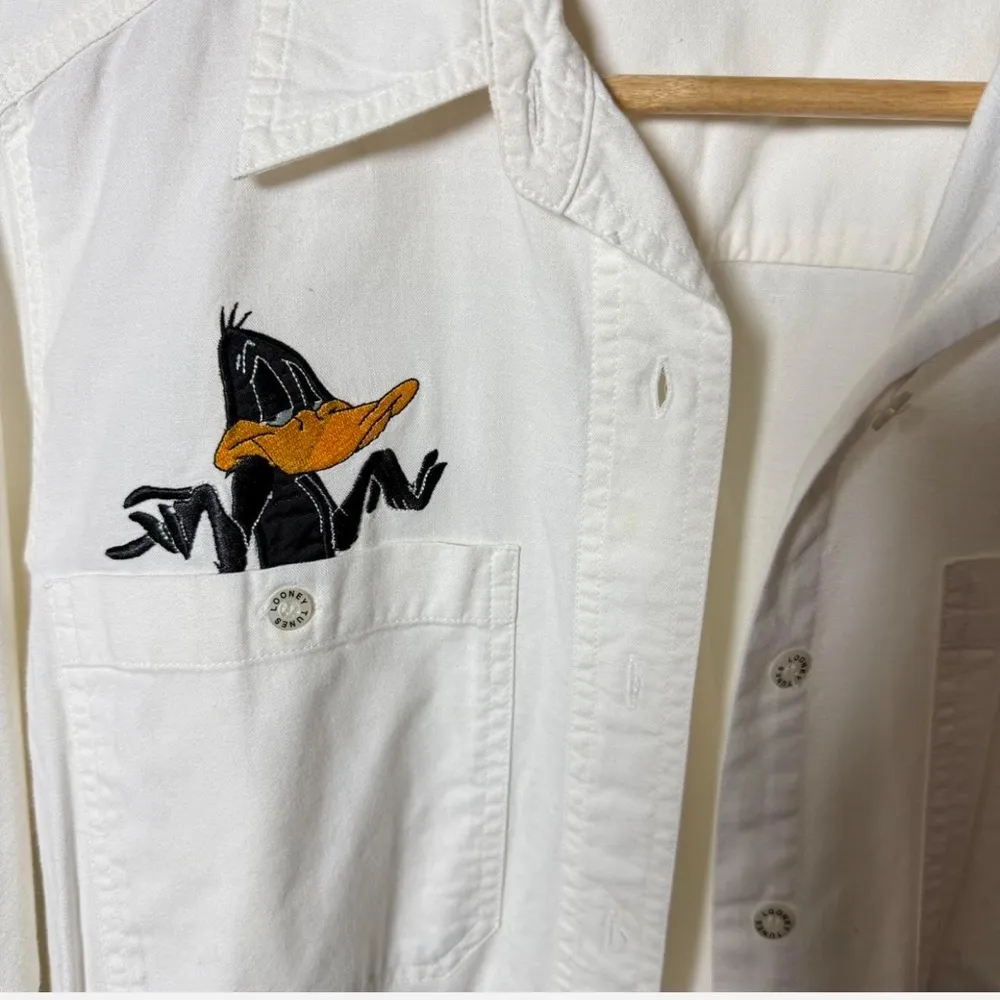 Vintage Looney Tunes Shirt Size S Daffy Duck Bugs Bunny Embroidered White Top - Image 3
