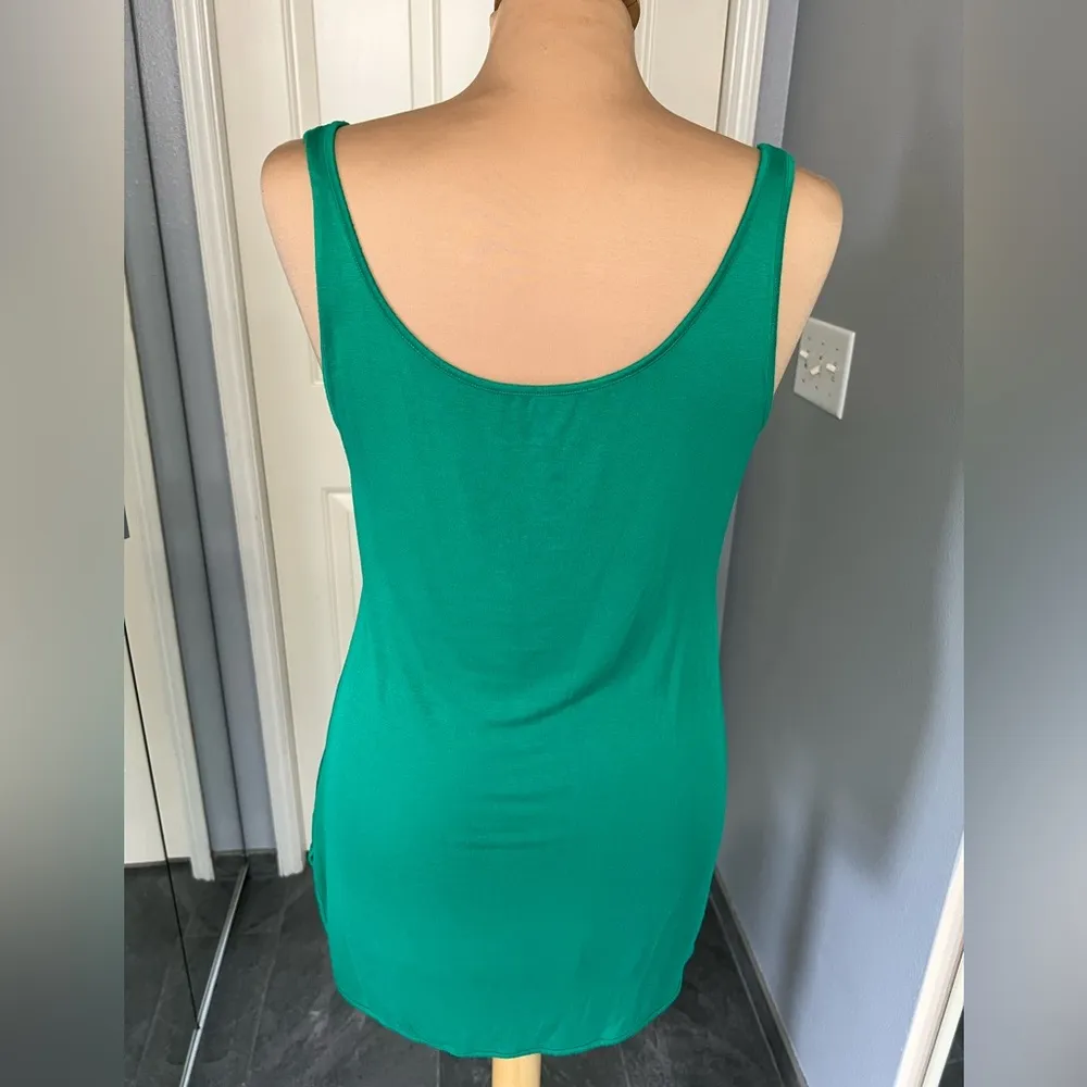 Soft‎ Surroundings Green Scoop Neck Basic Tank Top - Image 3