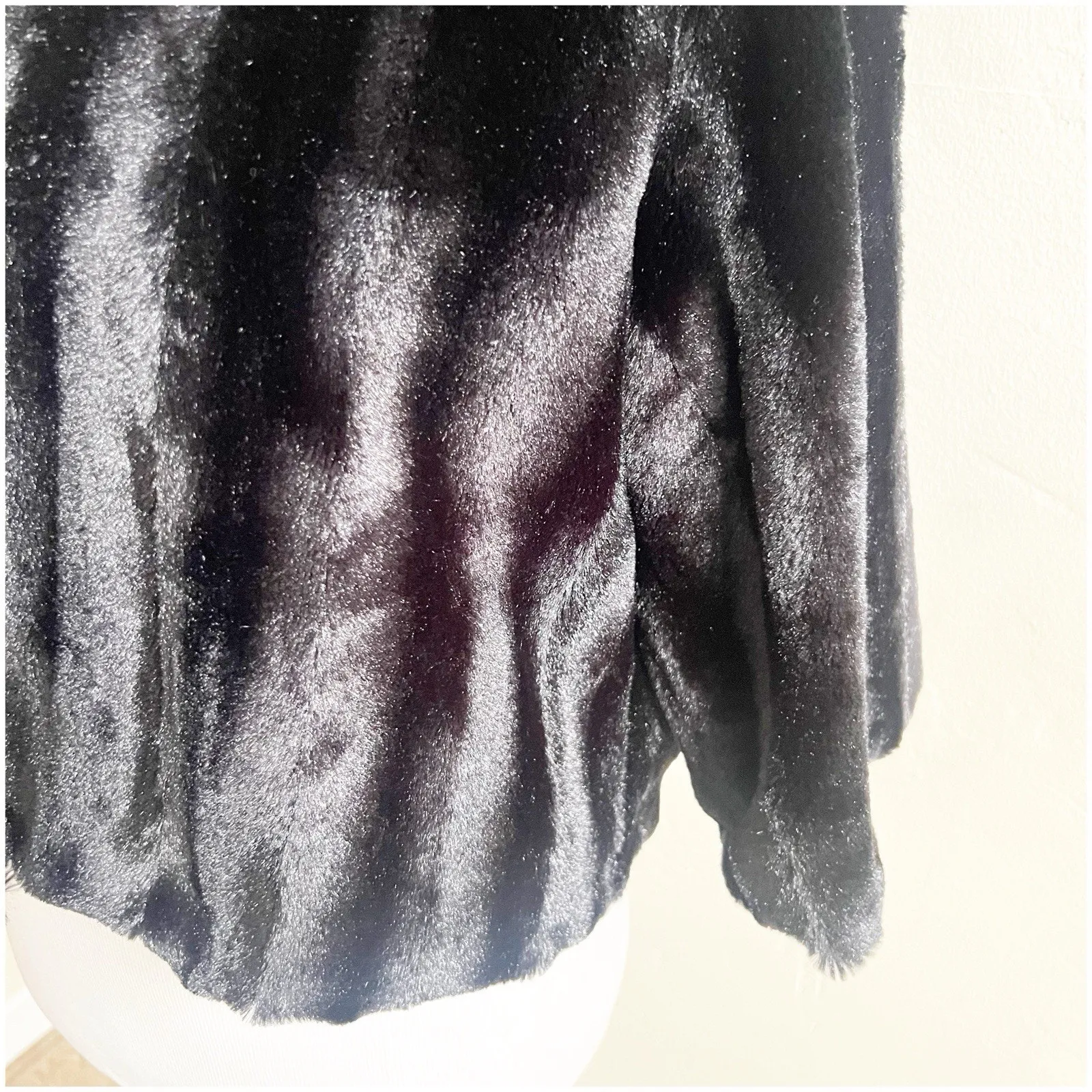 Allison Brittney Faux Fur Cropped Jacket Black Size Large Mob Wife Night Out - Image 6