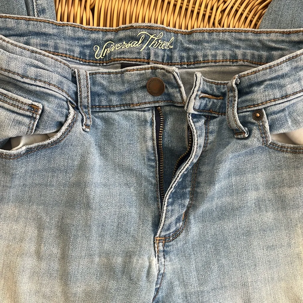 Universal tread skinny jeans size 8 - Image 2