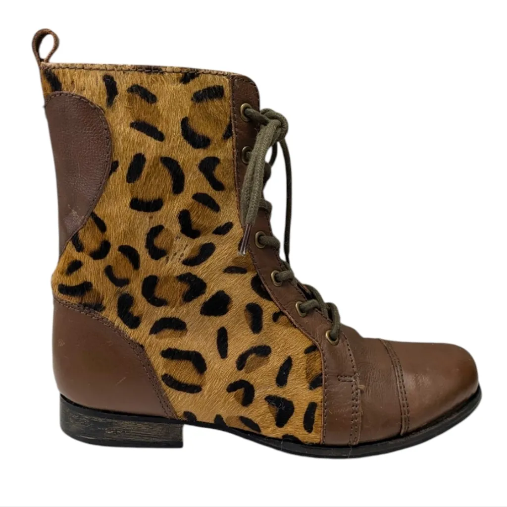 Betsey Johnson Levana Lace Up Animal Print Boots GUC $170 Size 8    S3987 - Image 4