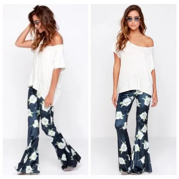Oriental Bloom Velvet Flare
Pants Blue Green Floral pants - Image 2