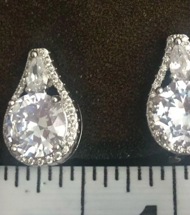 Silver halo teardrop earnings - Image 5