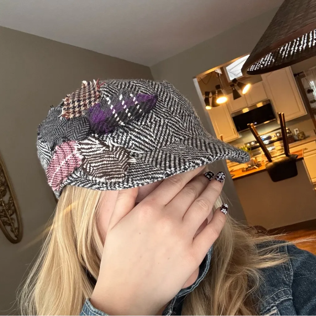 Mudd  Black and White Herringbone Cap - Image 6