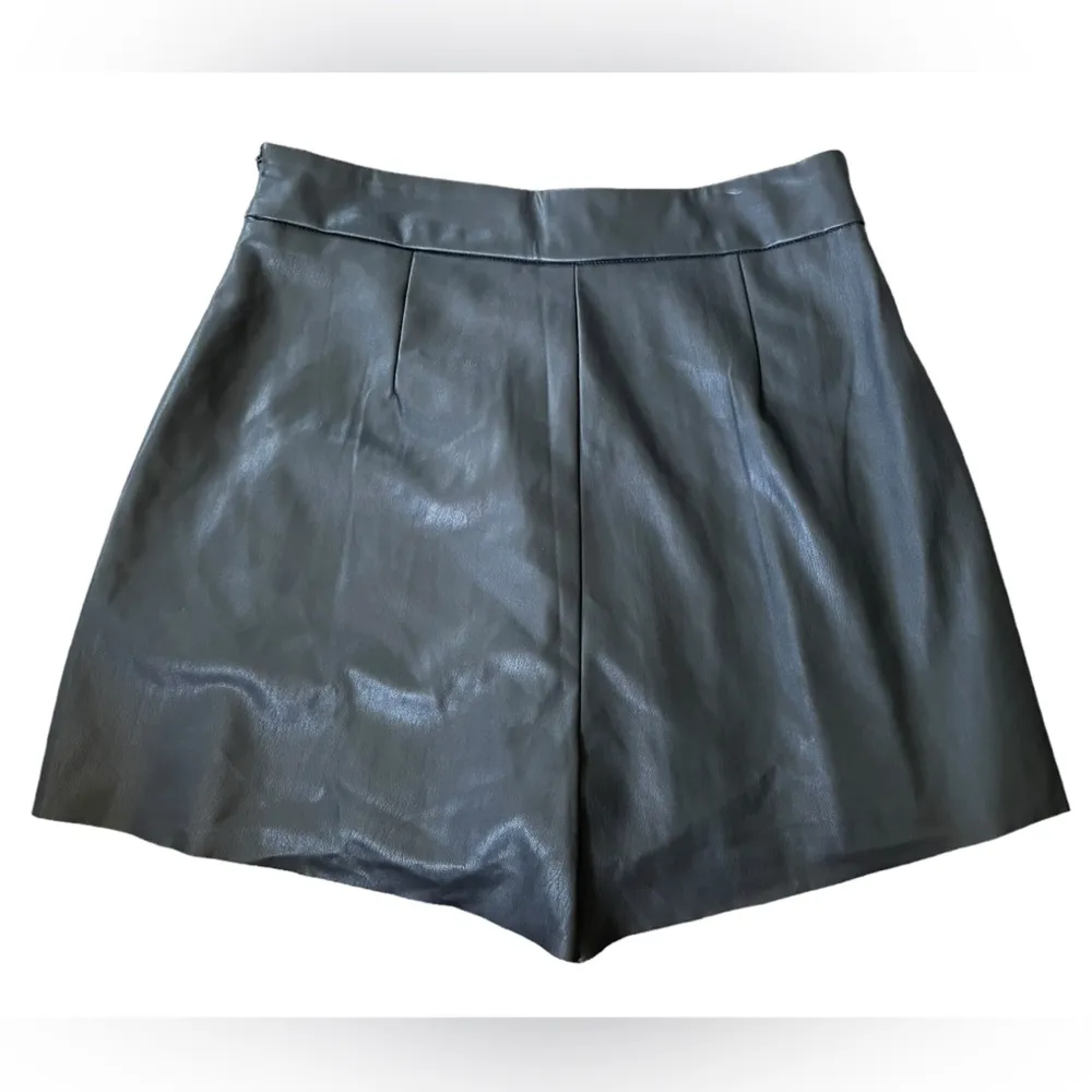 NEW Shinestar Black Goth Grunge Punk Pleated Vegan Leather Faux Skirt Shorts - Image 2