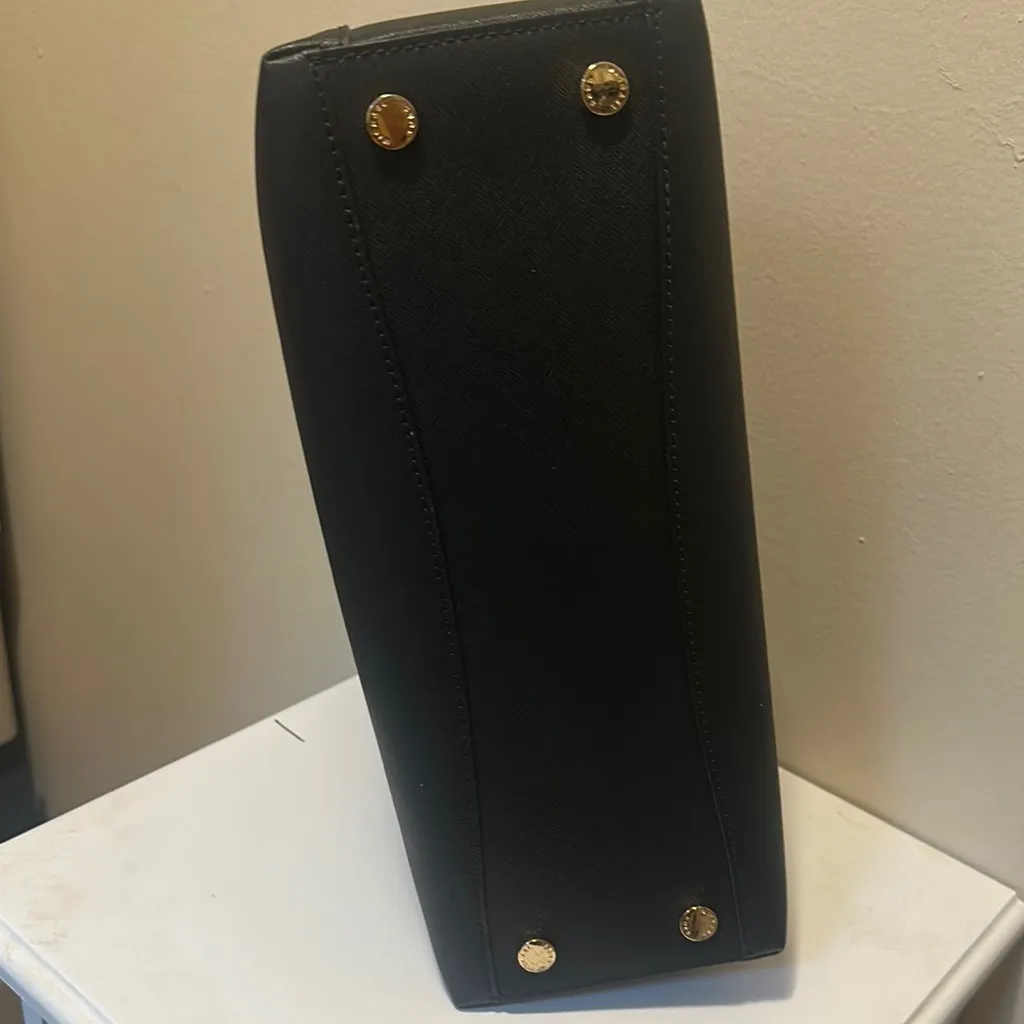 Michael Kors Black Shoulder Bag Sleek Professional Design - Image 6